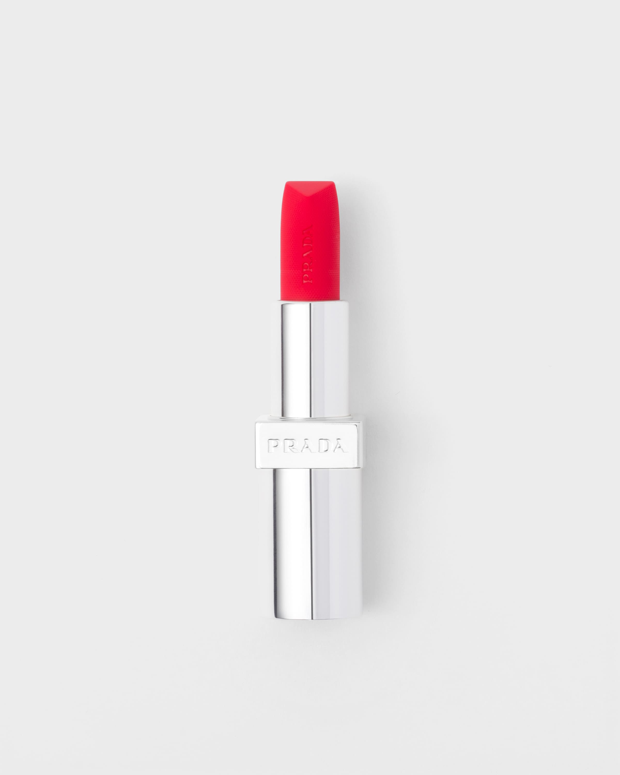 Губная помада Prada Monochrome Soft Matte - R128 - ГРАНАТО Prada, гранат
Губная помада Prada Monochrome Soft Matte - R128 - ГРАНАТО Prada, гранат