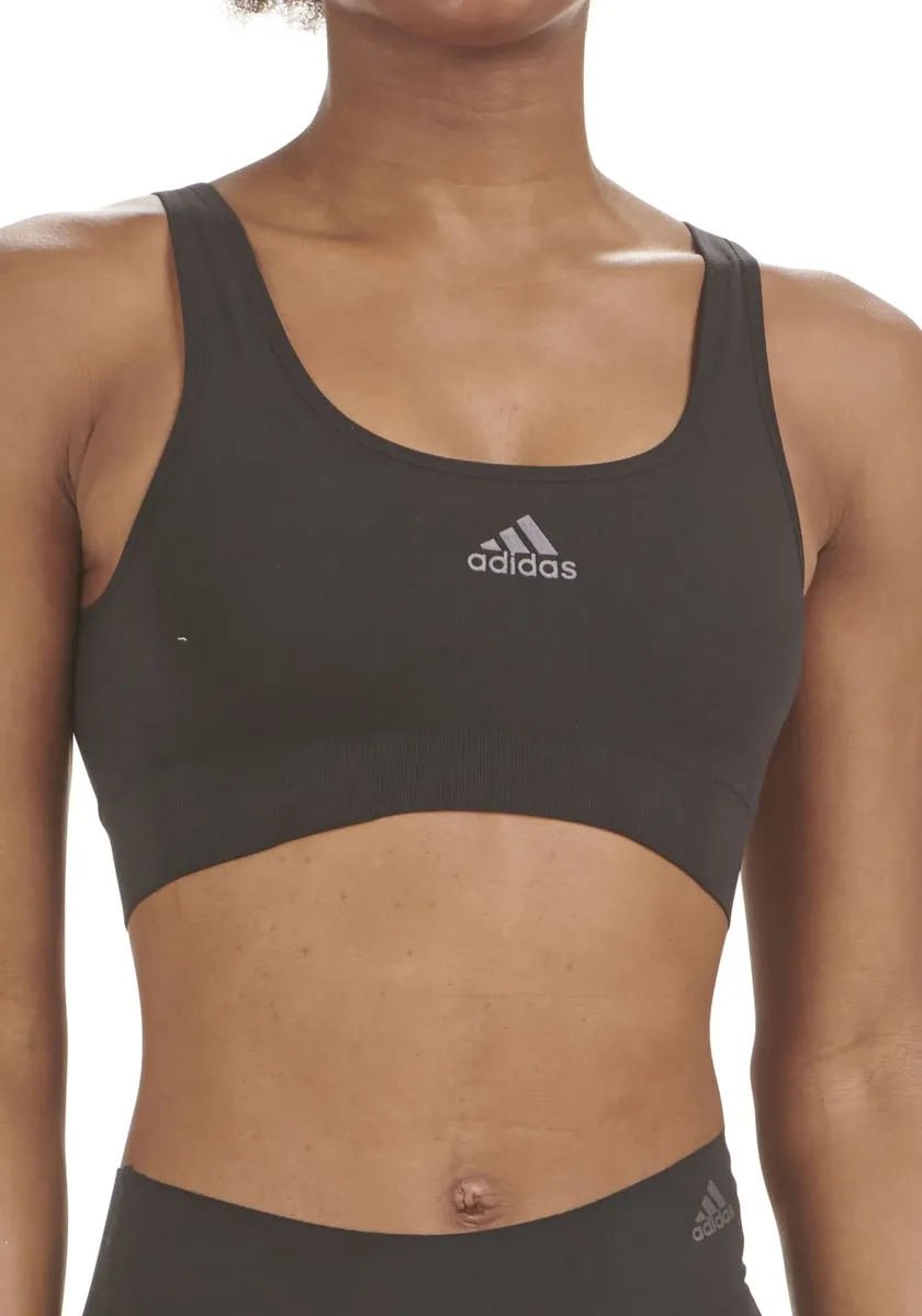 Adidas Sportswear Бюстье "Active Seamless Micro Stretch" с разнонаправленной растяжкой и сохранением формы, черный
Adidas Sportswear Бюстье "Active Seamless Micro Stretch" с разнонаправленной растяжкой и сохранением формы, черный