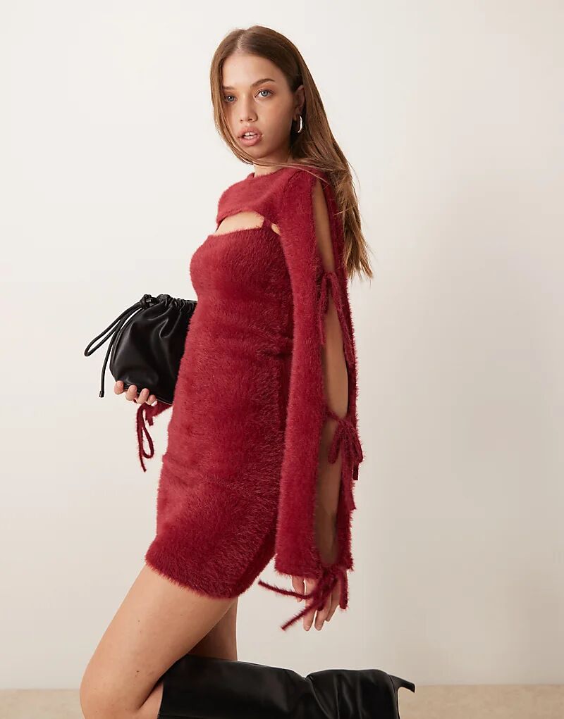 Эксклюзивное пушистое трикотажное мини-платье с вырезами и рукавами-бабочками в бордовом цвете The Frolic
Эксклюзивное пушистое трикотажное мини-платье с вырезами и рукавами-бабочками в бордовом цвете The Frolic