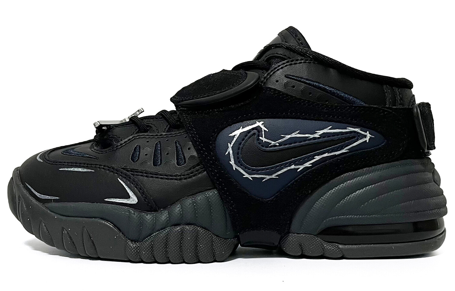 Баскетбольные кроссовки Air Adjust Force Vintage женские, среднего размера, темно-синий Nike
Баскетбольные кроссовки Air Adjust Force Vintage женские, среднего размера, темно-синий Nike