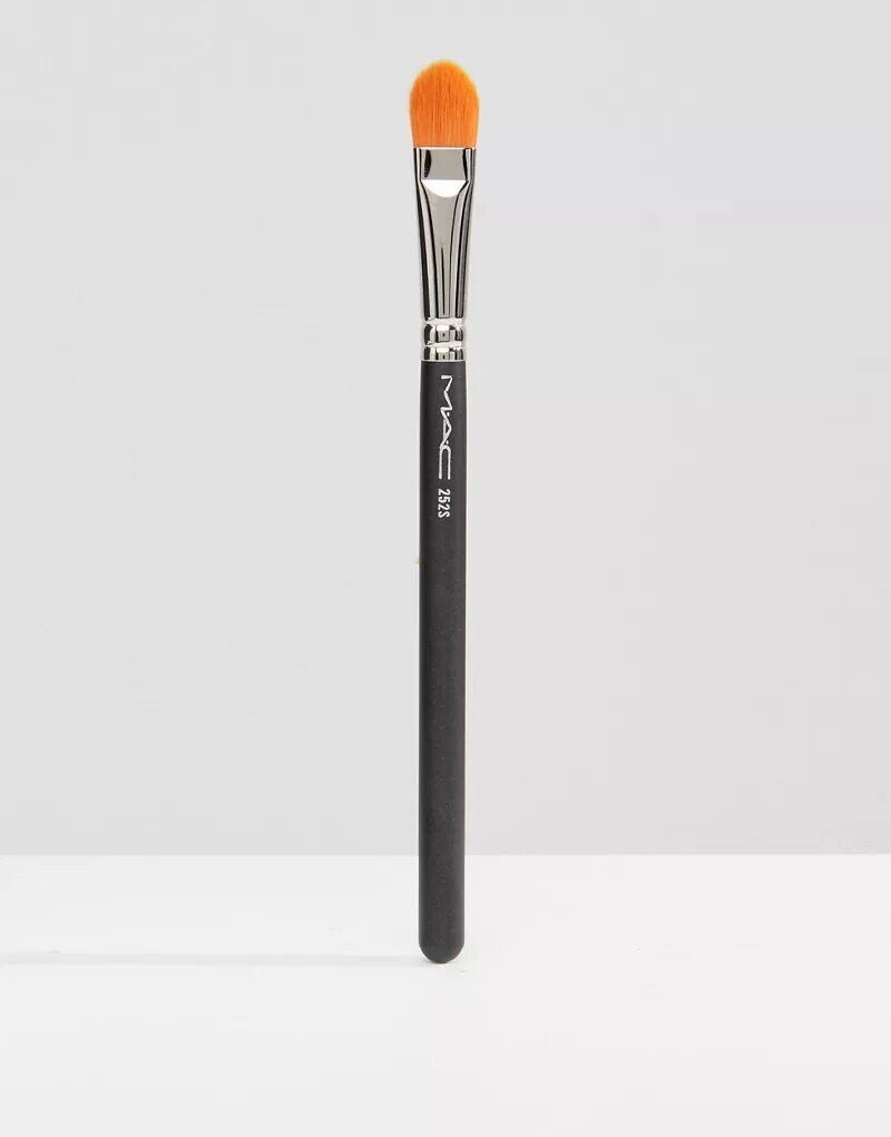 MAC – 252S – Широкая кисть для теней
MAC – 252S – Широкая кисть для теней