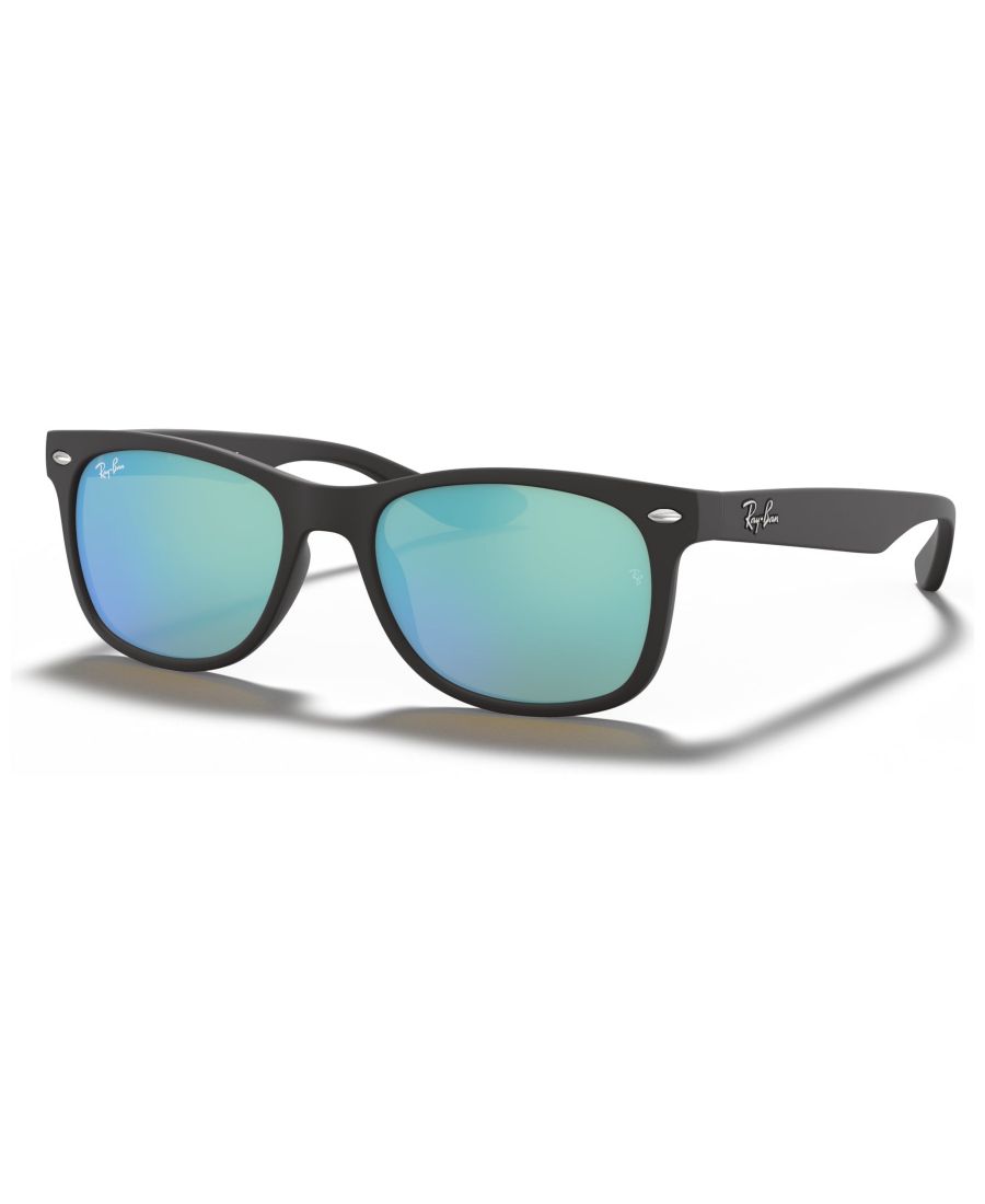 Детские солнцезащитные очки RJ9052 NEW WAYFARER (для детей 7-10 лет) Ray-Ban Jr, Black Matte, Blue Mirror
Детские солнцезащитные очки RJ9052 NEW WAYFARER (для детей 7-10 лет) Ray-Ban Jr, Black Matte, Blue Mirror
