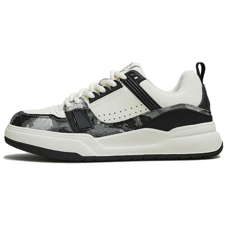 Мужские скейтерские кроссовки низкие TATA, белый/черный
Мужские скейтерские кроссовки низкие TATA, белый/черный