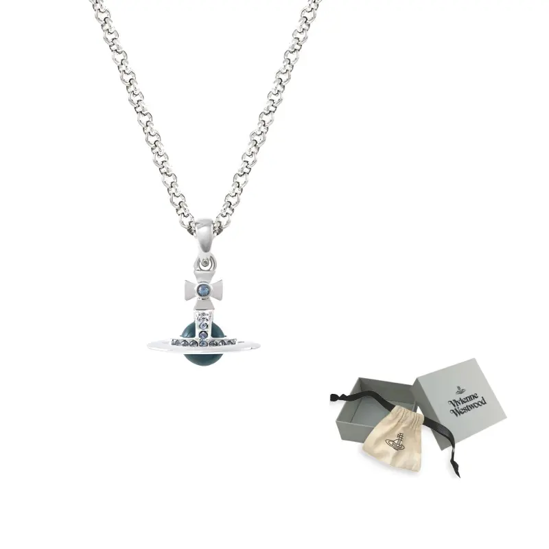 Vivienne Westwood Латунный кулон в виде глобуса Saturn цвета деним блю на серебряной цепочке для мужчин
Vivienne Westwood Латунный кулон в виде глобуса Saturn цвета деним блю на серебряной цепочке для мужчин