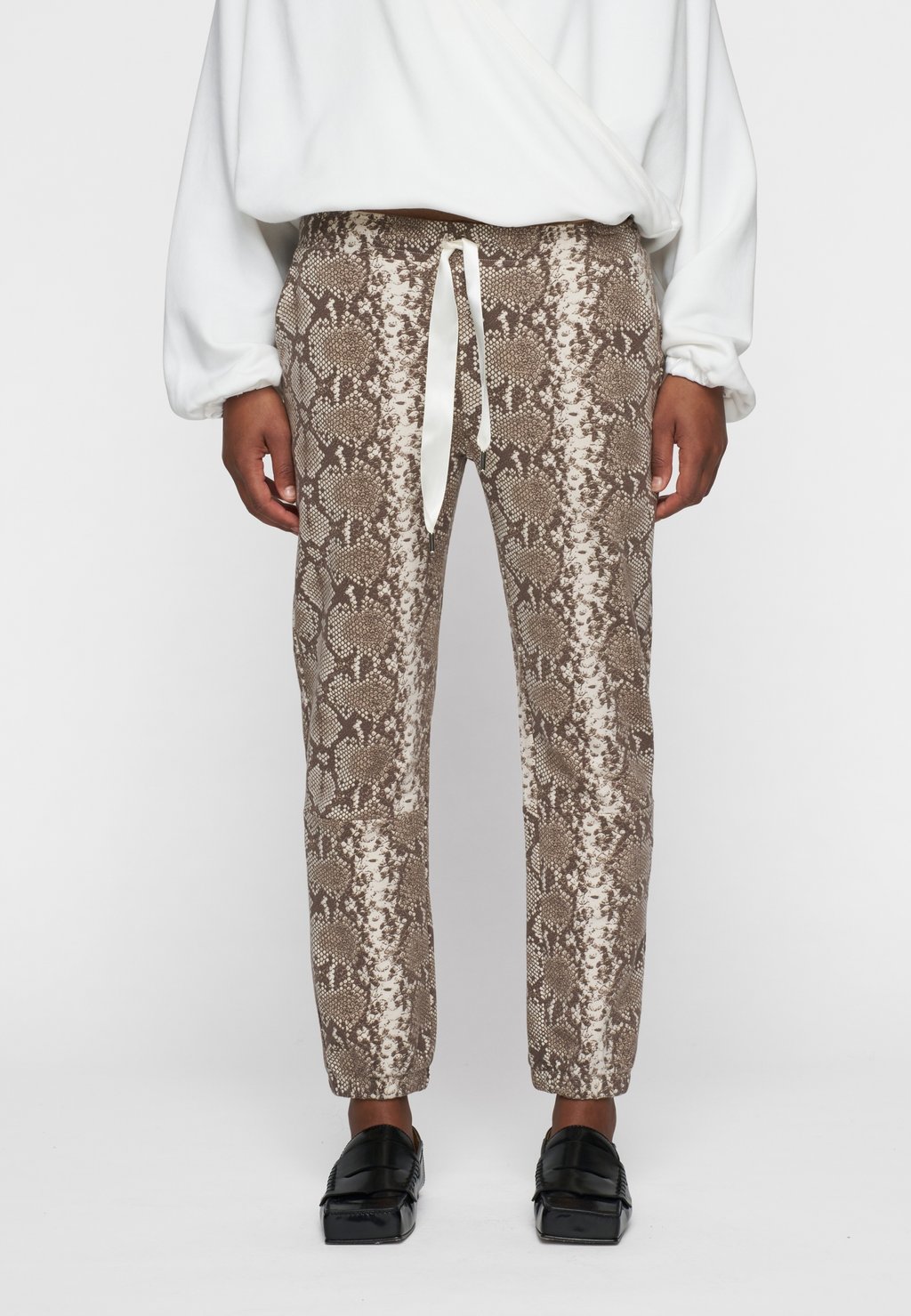 Спортивные штаны JOGGER SNAKE 10DAYS, коричневый
Спортивные штаны JOGGER SNAKE 10DAYS, коричневый