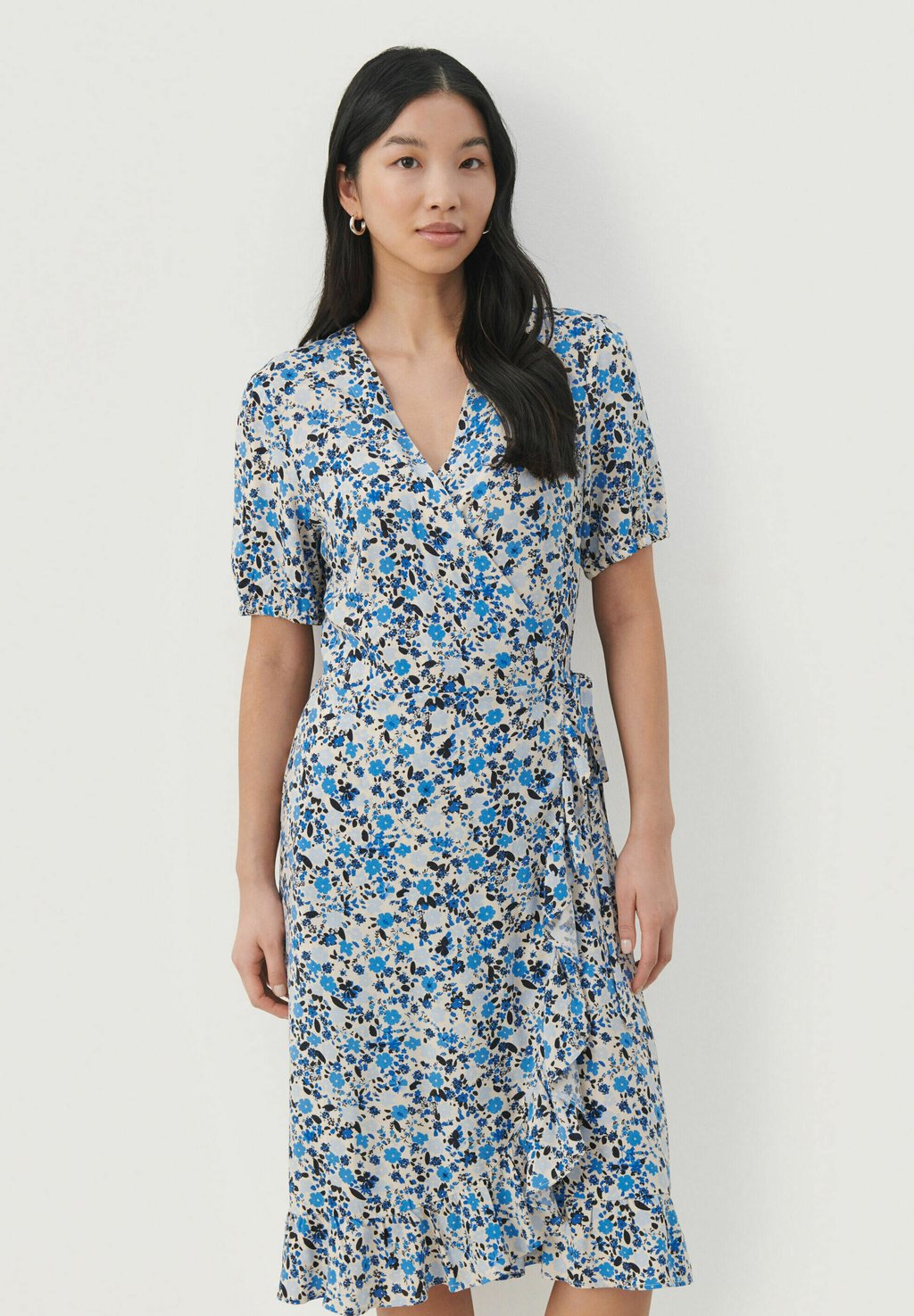 Повседневное платье CLAIRE Part Two, светло-голубой
Повседневное платье CLAIRE Part Two, светло-голубой