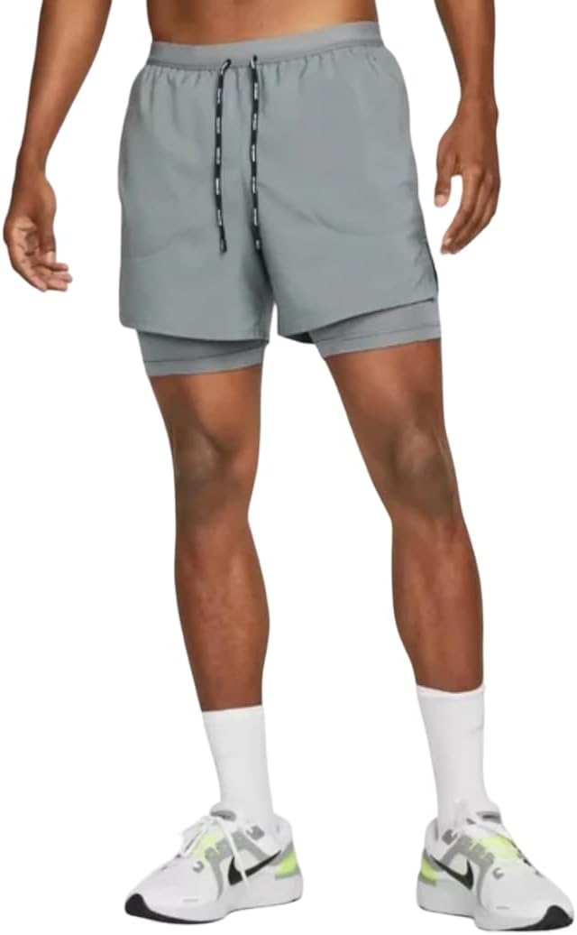 Мужские шорты для бега Nike Flex Stride 5 дюймов 2-в-1, Smoke Grey 2-In-1
Мужские шорты для бега Nike Flex Stride 5 дюймов 2-в-1, Smoke Grey 2-In-1