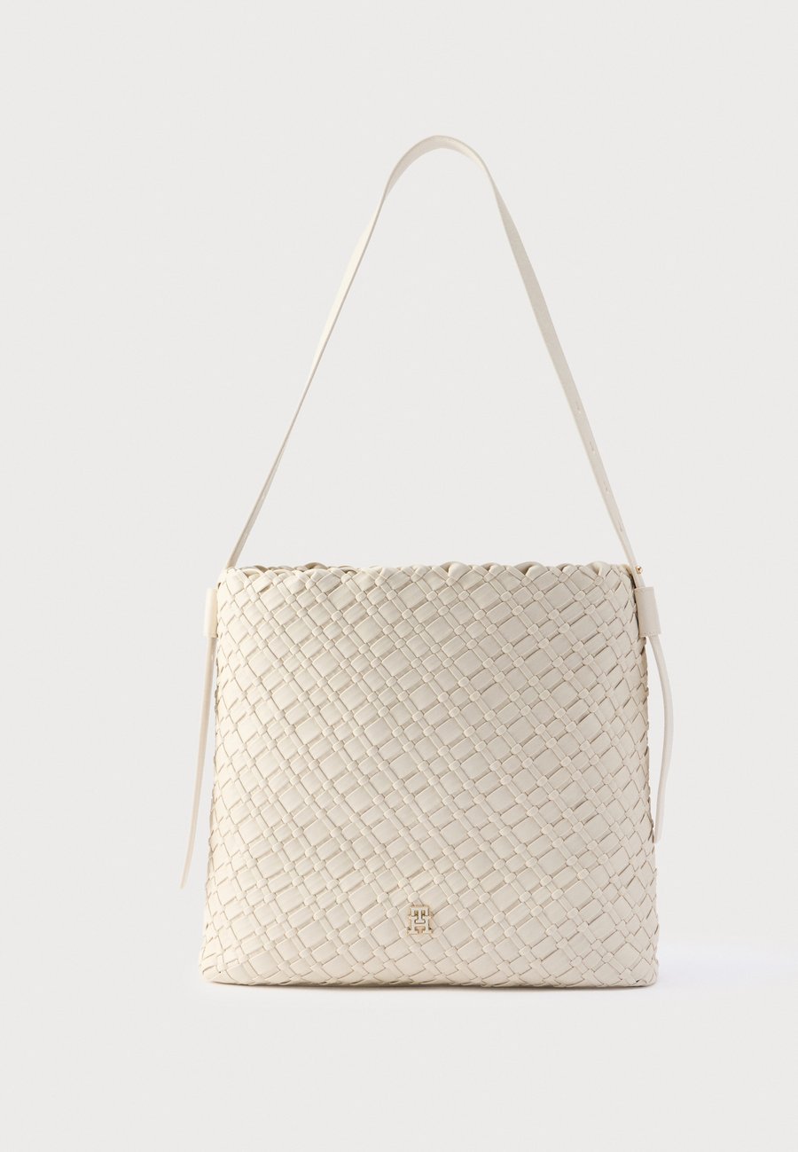 Сумка Tommy Hilfiger MAXI HOBO, Soft Cream/Off-White
Сумка Tommy Hilfiger MAXI HOBO, Soft Cream/Off-White