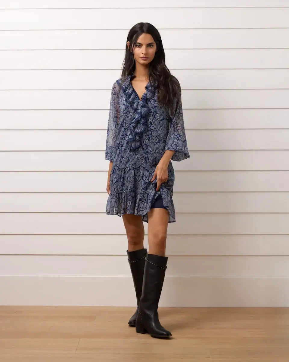 Синий мини-платье с оборками в принте Silbon
Синий мини-платье с оборками в принте Silbon