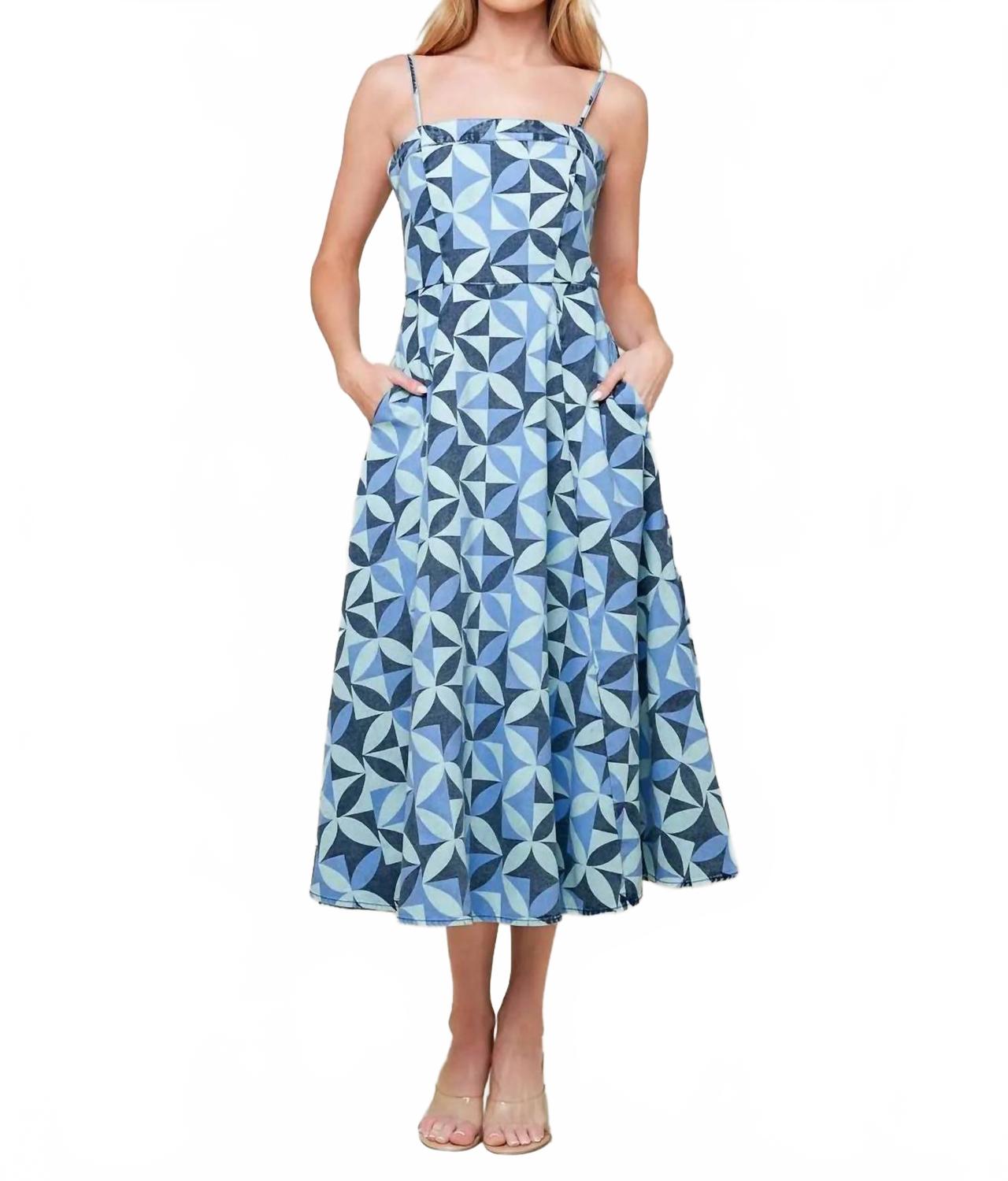 Кеннеди миди-платье в синем цвете FLYING TOMATO
Кеннеди миди-платье в синем цвете FLYING TOMATO