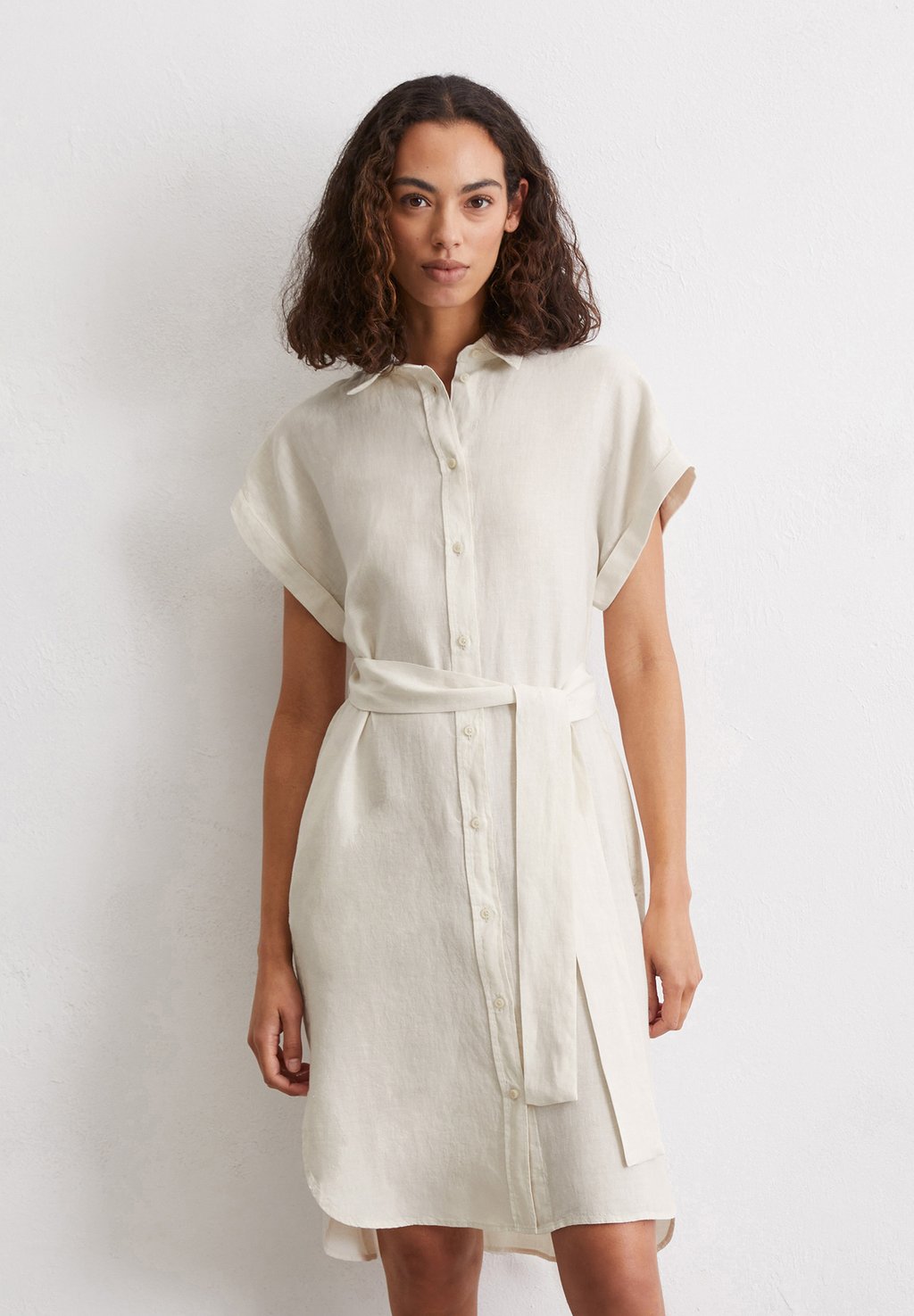 Платье-рубашка SHIRT DRESS SHORT LENGTH COLLAR BELT AT WAIST Marc O'Polo, светло-серый
Платье-рубашка SHIRT DRESS SHORT LENGTH COLLAR BELT AT WAIST Marc O'Polo, светло-серый
