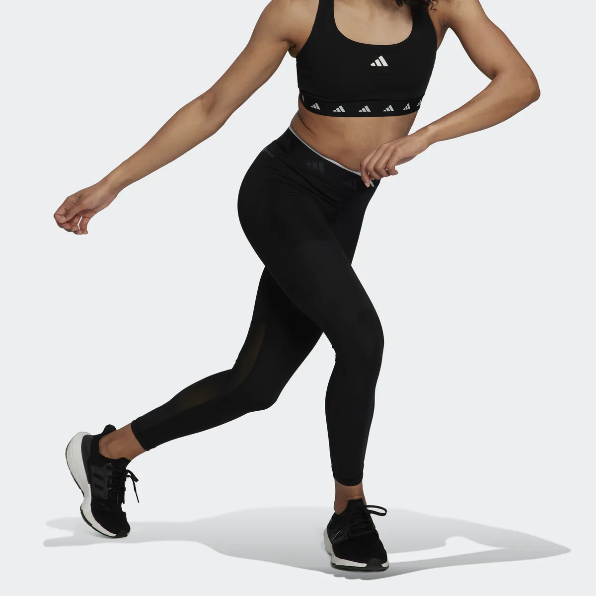 Леггинсы для тренировок adidas Performance "TECHFIT V-SHAPED ELASTIC" (1 шт.), черный
Леггинсы для тренировок adidas Performance "TECHFIT V-SHAPED ELASTIC" (1 шт.), черный