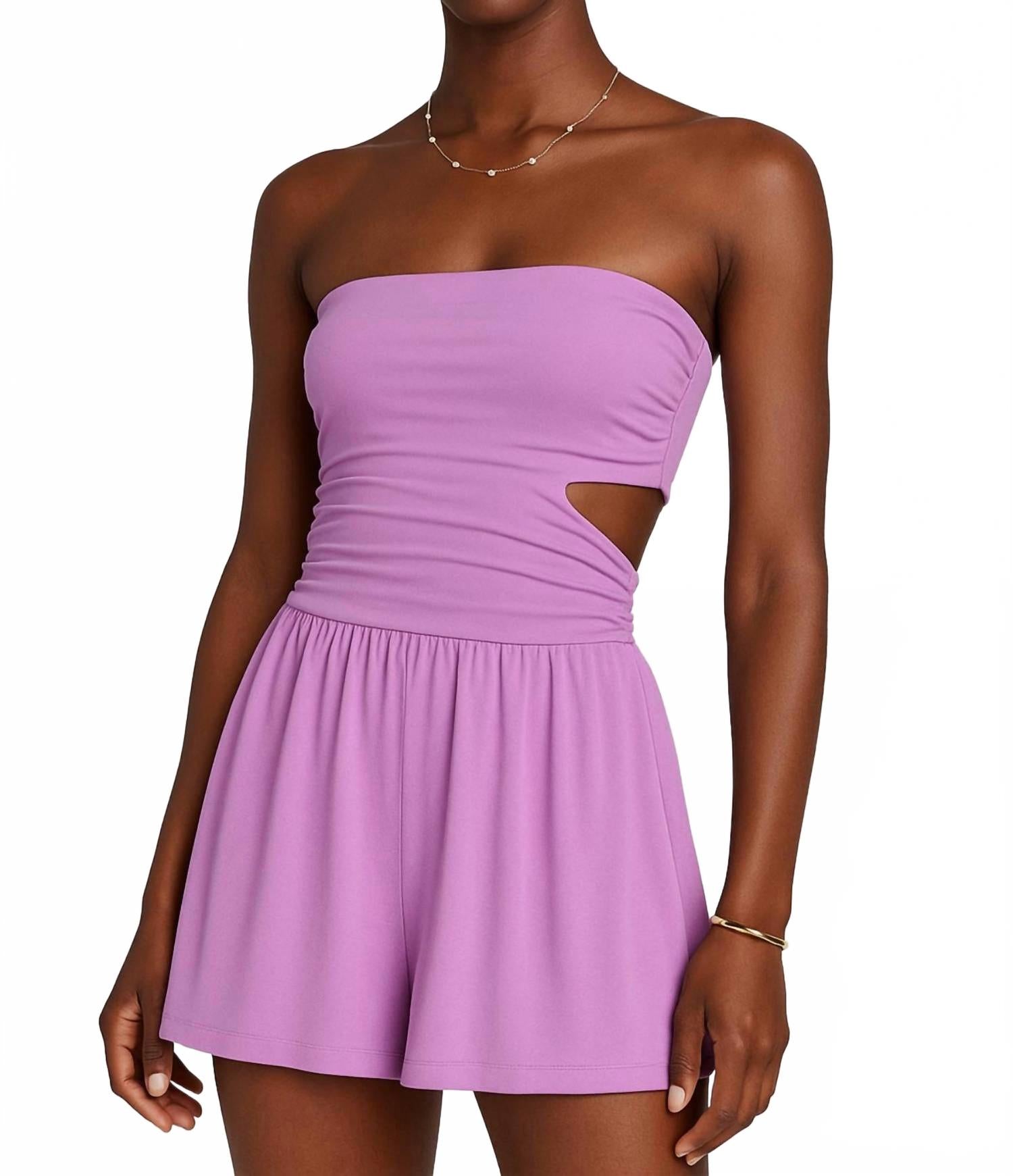 Розовый бриллиантовый комбинезон с вырезом и сборками Susana Monaco
Розовый бриллиантовый комбинезон с вырезом и сборками Susana Monaco