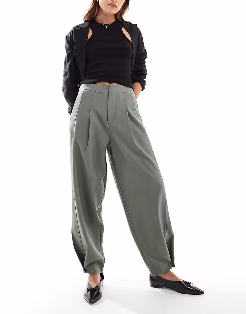 Брюки-бочонки ASOS DESIGN цвета хаки с пуговицами на подоле
Брюки-бочонки ASOS DESIGN цвета хаки с пуговицами на подоле