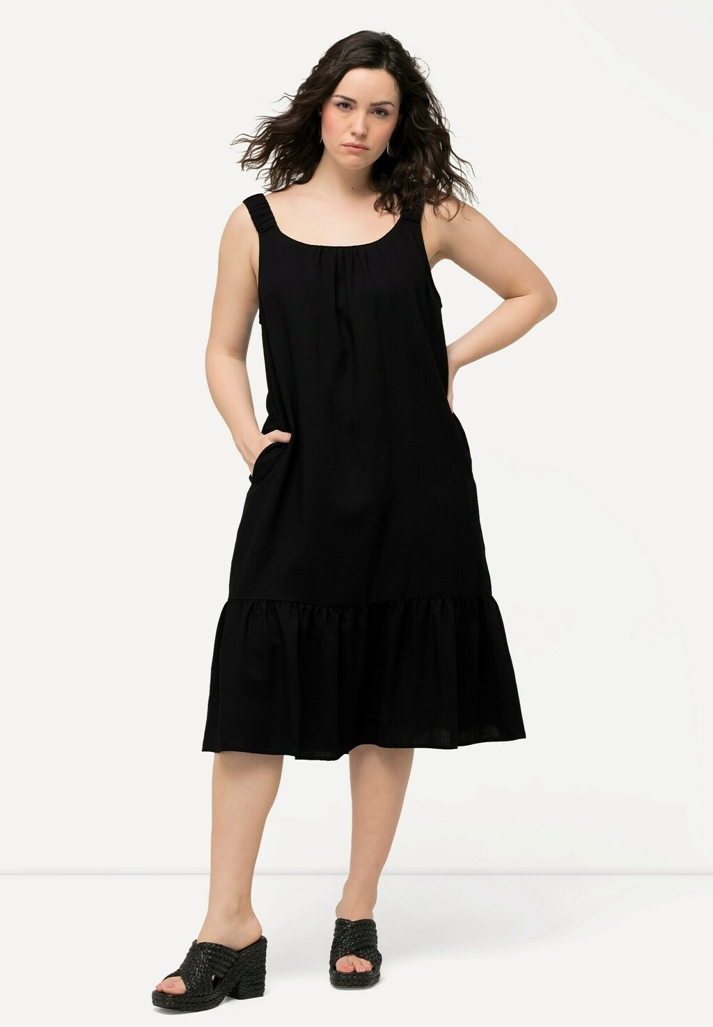 Дневное платье FLOUNCE PANEL Ulla Popken, черный
Дневное платье FLOUNCE PANEL Ulla Popken, черный