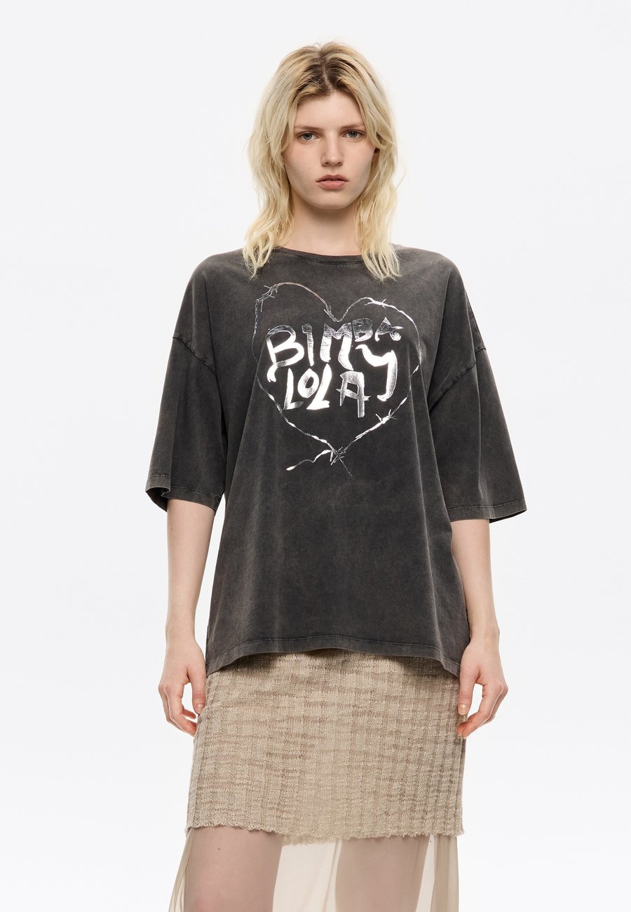 Футболка Bimba Y Lola LOGO CORAZÓN LAVADO, Lavado/Black
Футболка Bimba Y Lola LOGO CORAZÓN LAVADO, Lavado/Black