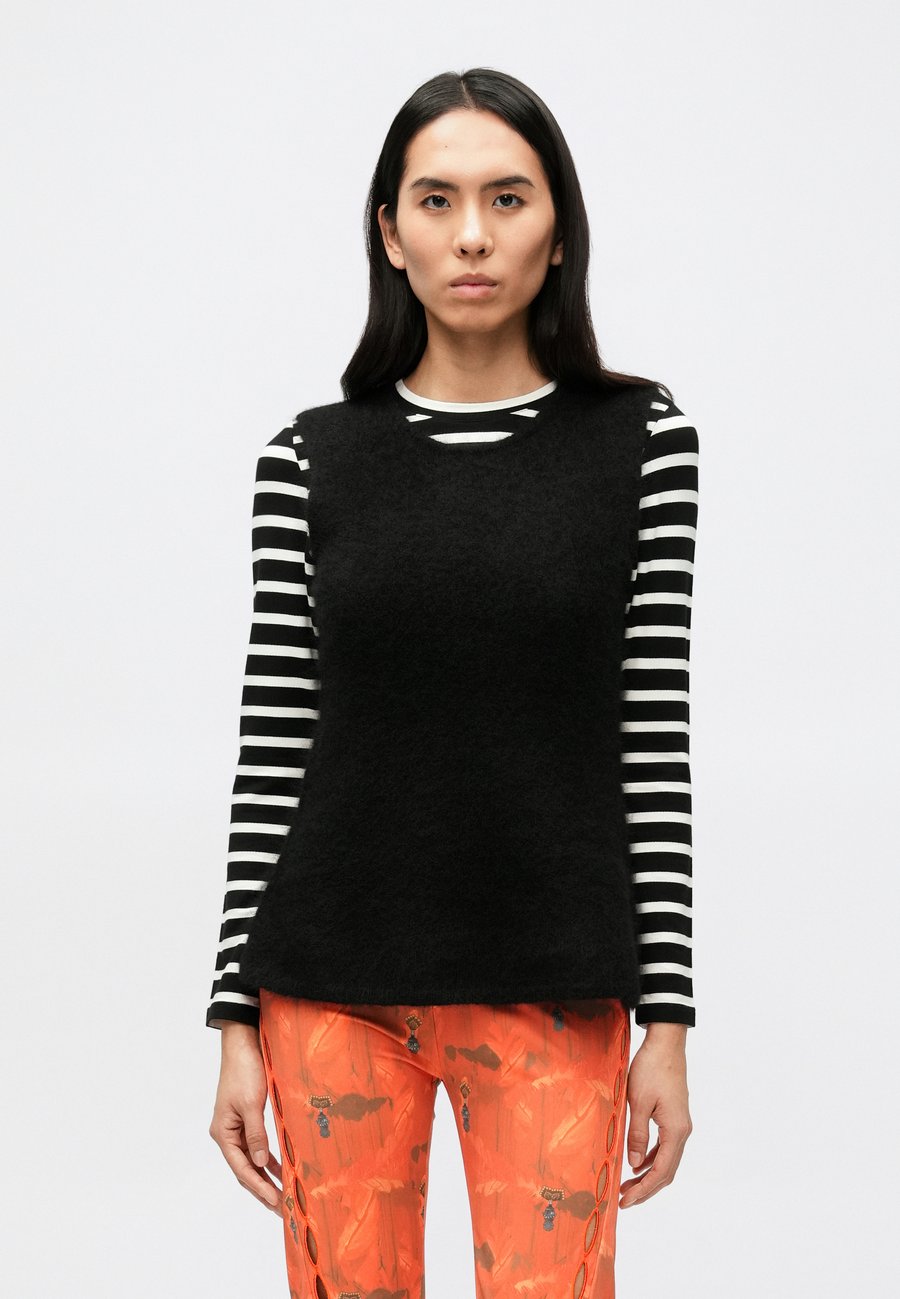 Топ Stylein NAYA, Black
Топ Stylein NAYA, Black