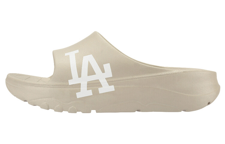 MLB Массивные шлепанцы-слайдеры унисекс
MLB Массивные шлепанцы-слайдеры унисекс