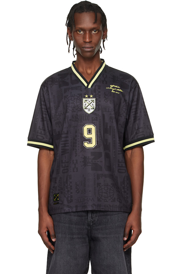 Off-White Черная футбольная майка с несколькими логотипами
Off-White Черная футбольная майка с несколькими логотипами