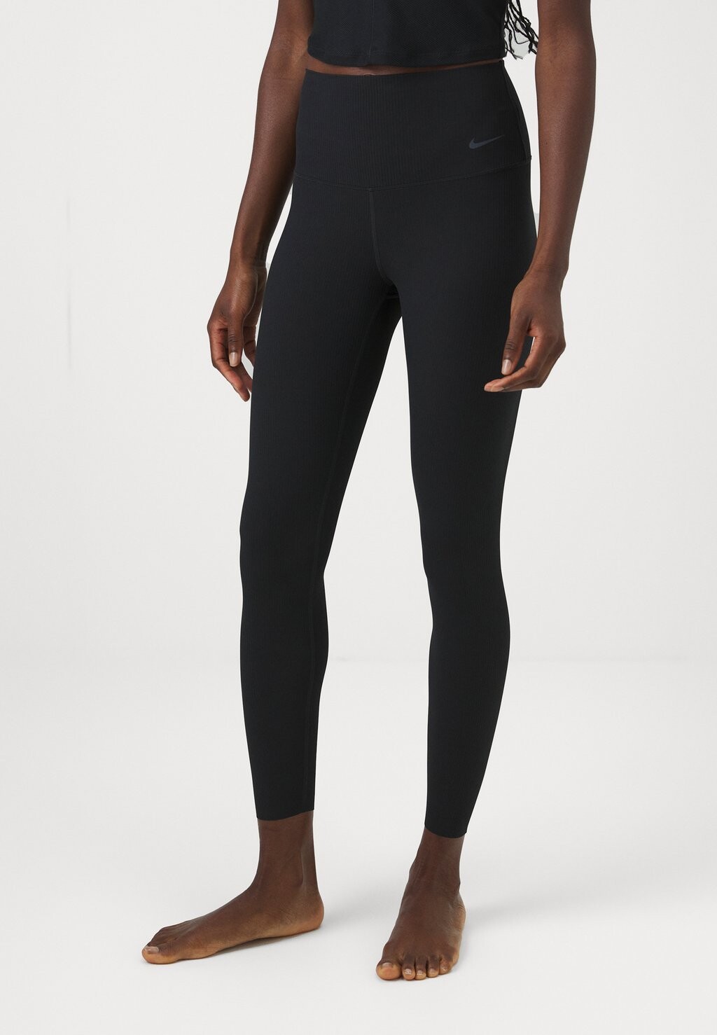 Тайтсы ZENVY 7/8 Nike, черный
Тайтсы ZENVY 7/8 Nike, черный