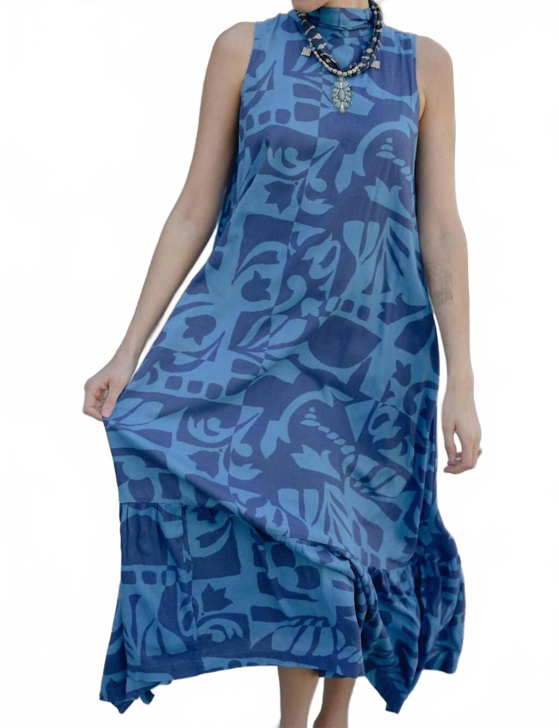 Чарли Макси-платье в синем/бирюзовом BRITON COURT
Чарли Макси-платье в синем/бирюзовом BRITON COURT