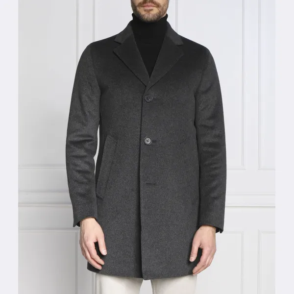 Изготовлен из шерсти сторвик с добавлением кашемира. Oscar Jacobson, черный
Изготовлен из шерсти сторвик с добавлением кашемира. Oscar Jacobson, черный