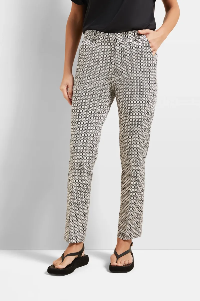 Брюки bugatti с 5 карманами из эластичного хлопка, черный
Брюки bugatti с 5 карманами из эластичного хлопка, черный