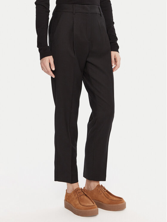 Брюки regular fit Caldaia 2525136152 Weekend Max Mara, черный
Брюки regular fit Caldaia 2525136152 Weekend Max Mara, черный