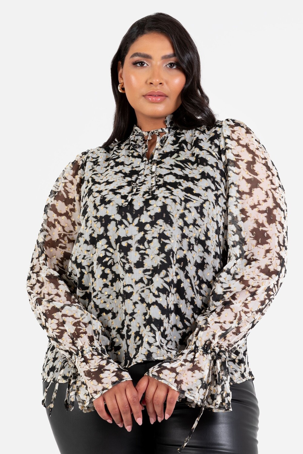 Завязывающийся воротник блузка с завязывающимися манжетами Lovedrobe, бежевый
Завязывающийся воротник блузка с завязывающимися манжетами Lovedrobe, бежевый