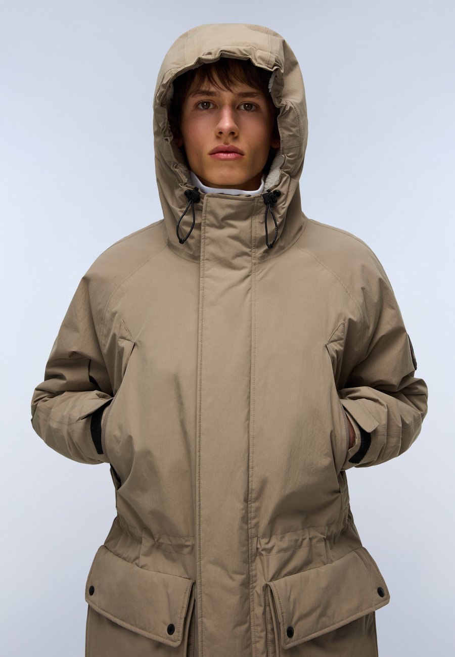 Пальто Napapijri Parka, Fallen Rock Nt/Light Brown
Пальто Napapijri Parka, Fallen Rock Nt/Light Brown