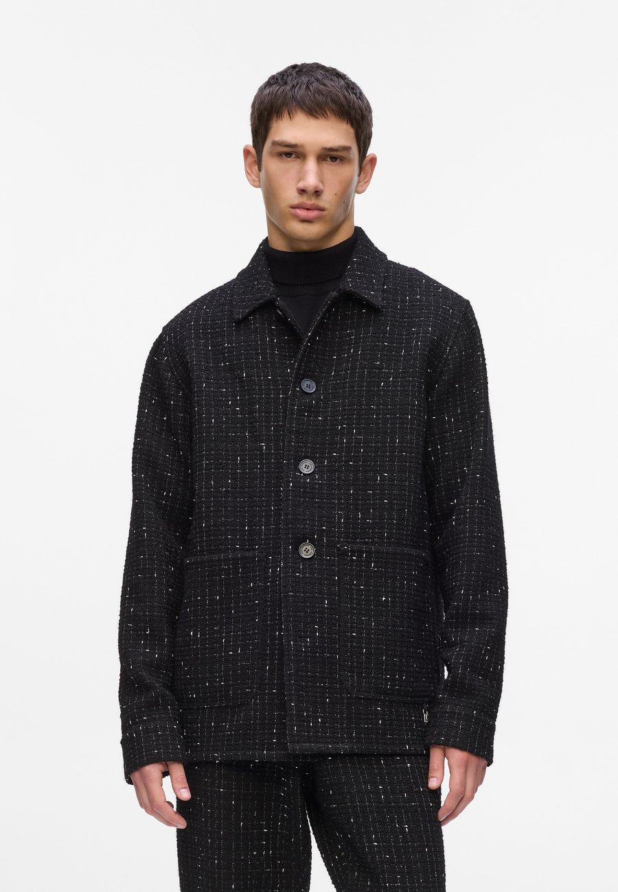 Куртка KARL LAGERFELD BOUCLE OVERSHIRT, Black
Куртка KARL LAGERFELD BOUCLE OVERSHIRT, Black