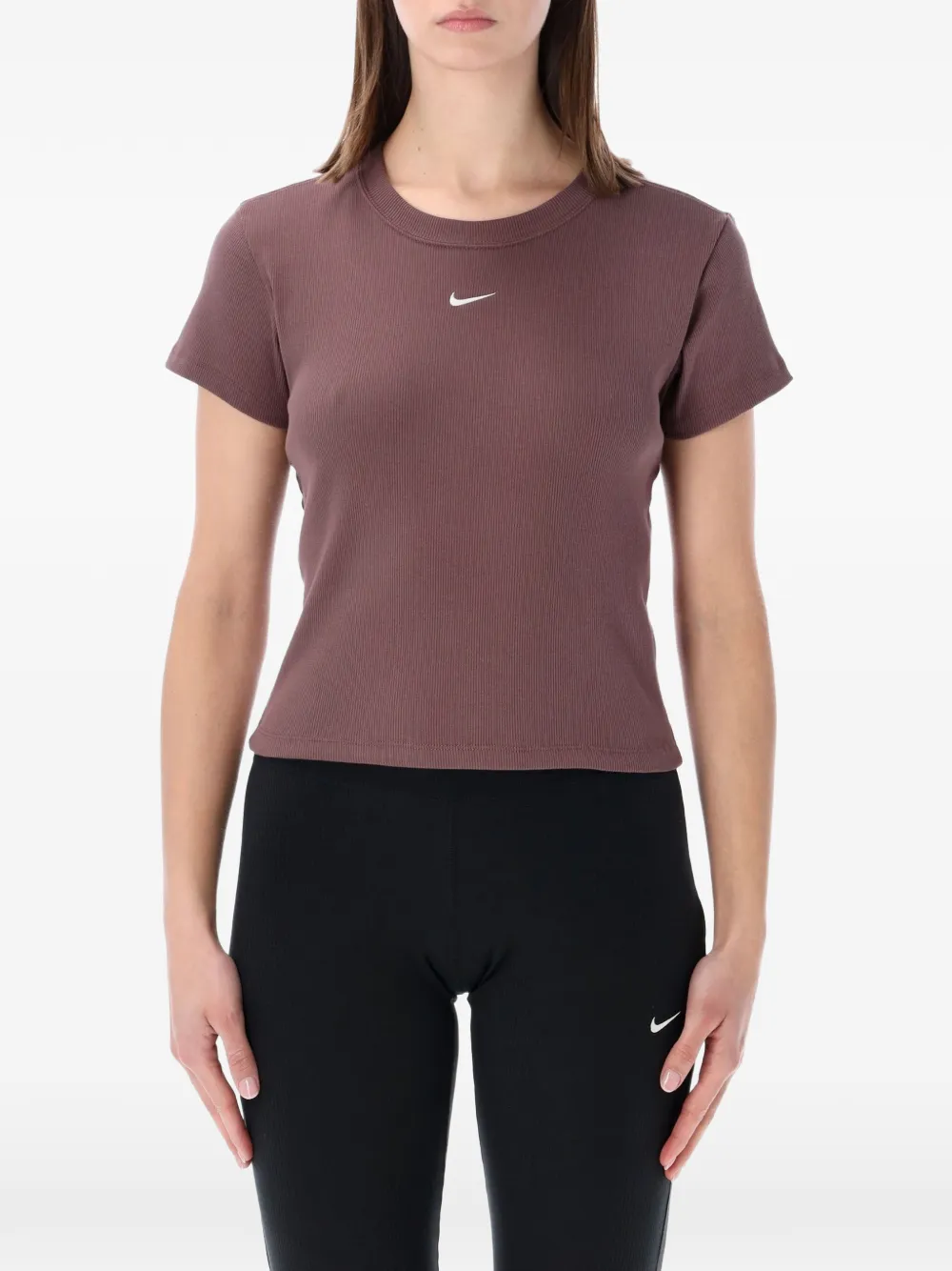 Футболка с логотипом Nike, коричневый
Футболка с логотипом Nike, коричневый