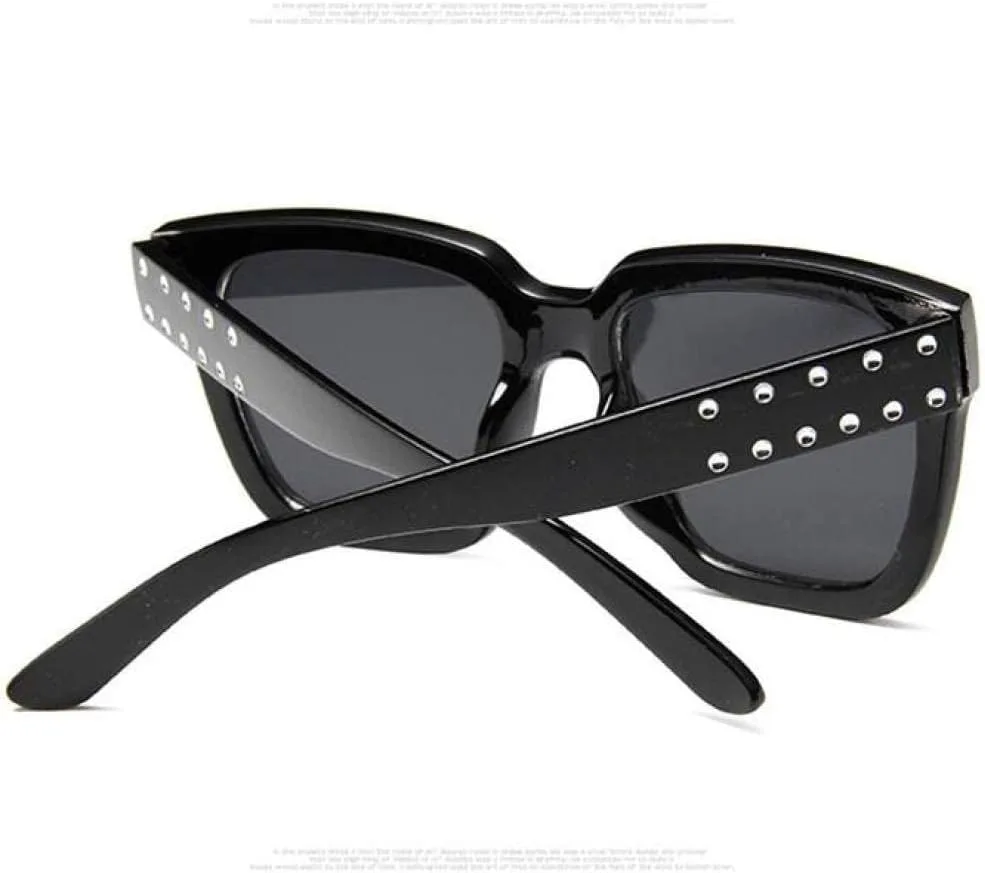 Роскошные винтажные солнцезащитные очки для женщин, конфетного цвета, увеличенного размера, квадратной формы, защита от ультрафиолета UV400 generic, Black Yellow
Роскошные винтажные солнцезащитные очки для женщин, конфетного цвета, увеличенного размера, квадратной формы, защита от ультрафиолета UV400 generic, Black Yellow