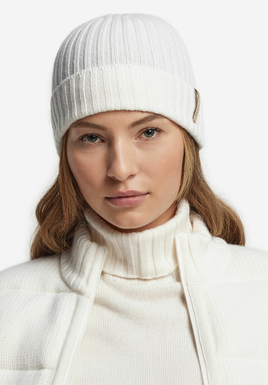 Шапка Falconeri Beanie, White
Шапка Falconeri Beanie, White