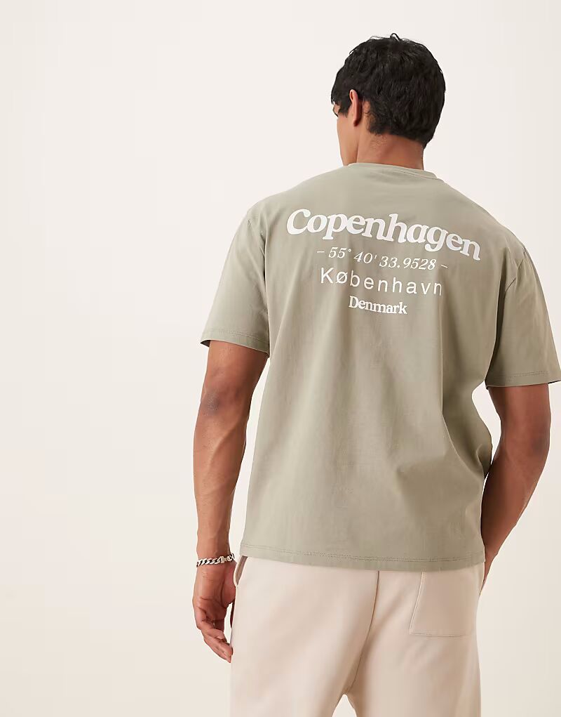 Футболка свободного кроя ASOS DESIGN с принтом Копенгаген на спине серого цвета
Футболка свободного кроя ASOS DESIGN с принтом Копенгаген на спине серого цвета