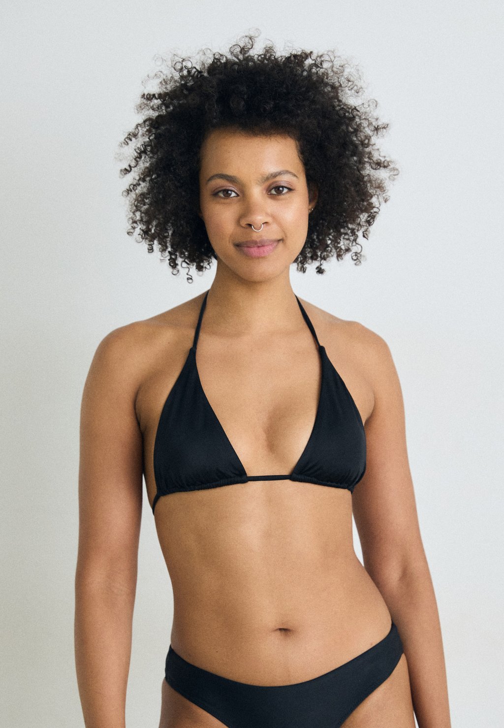 Верх бикини TRIANGLE BOSS, черный
Верх бикини TRIANGLE BOSS, черный