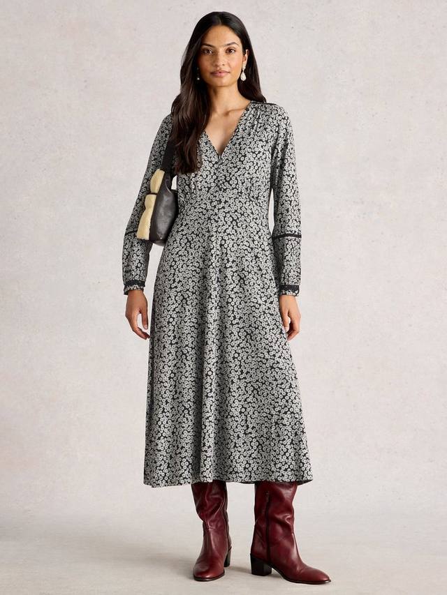 Платье Megan из хлопковой смеси с цветочным принтом, силуэт A-line и V-образный вырез White Stuff
Платье Megan из хлопковой смеси с цветочным принтом, силуэт A-line и V-образный вырез White Stuff