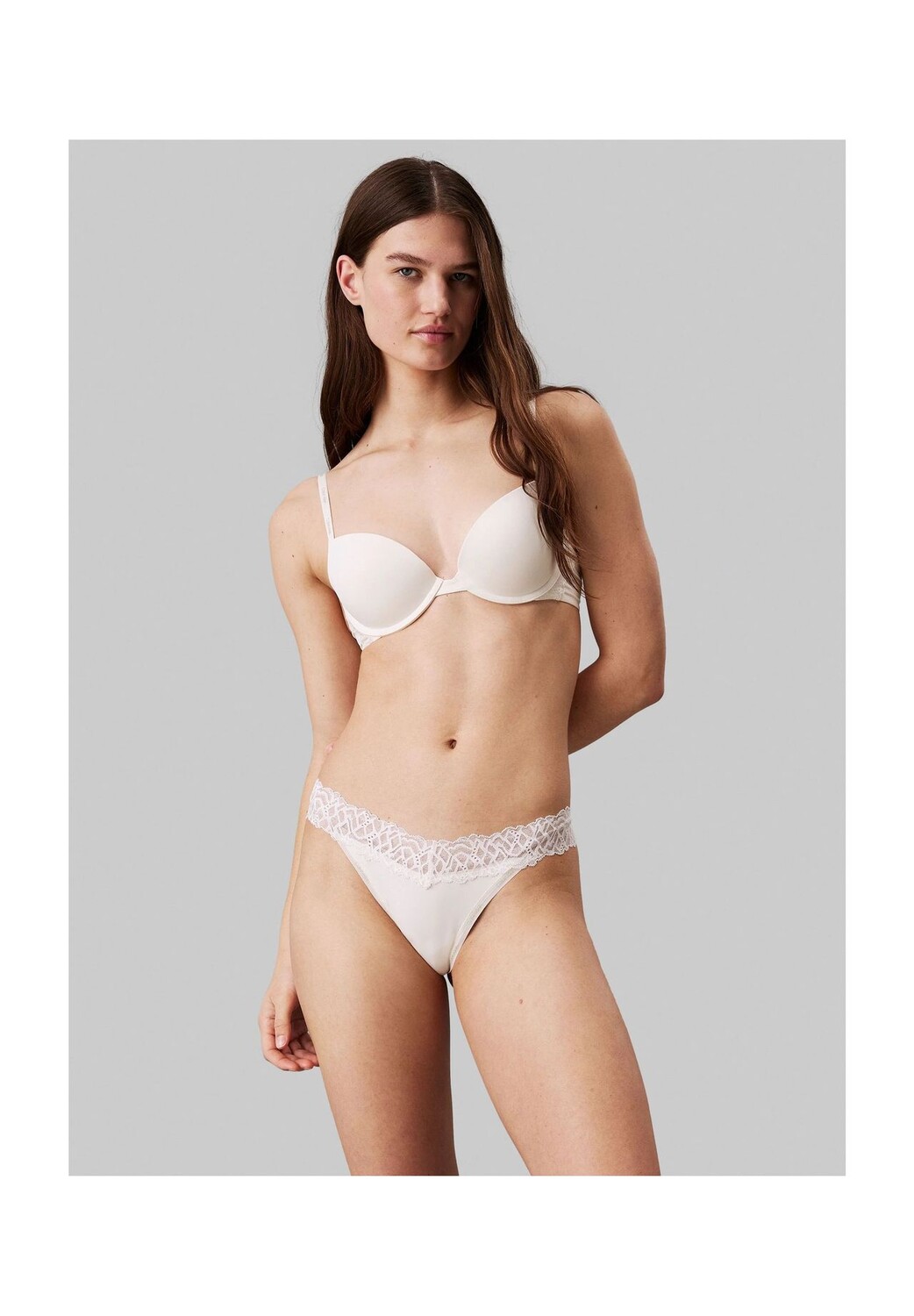 Женский кружевной бюстгальтер пуш-ап Attraction Calvin Klein, белый
Женский кружевной бюстгальтер пуш-ап Attraction Calvin Klein, белый