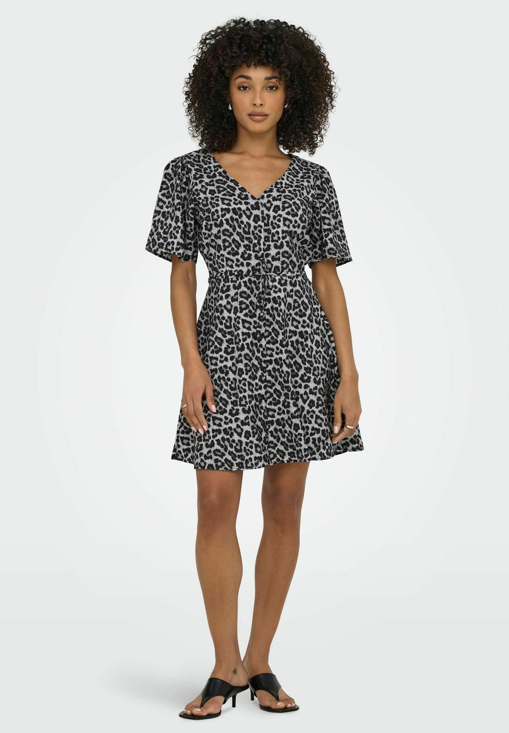 Платье-рубашка TROYA LIFE SHORT JDY, серый
Платье-рубашка TROYA LIFE SHORT JDY, серый