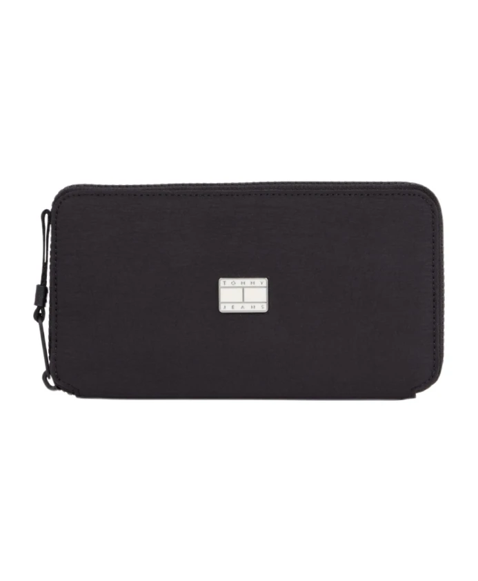 Кошелек, ориентированный на ажиотаж, большой Tommy Hilfiger, черный
Кошелек, ориентированный на ажиотаж, большой Tommy Hilfiger, черный