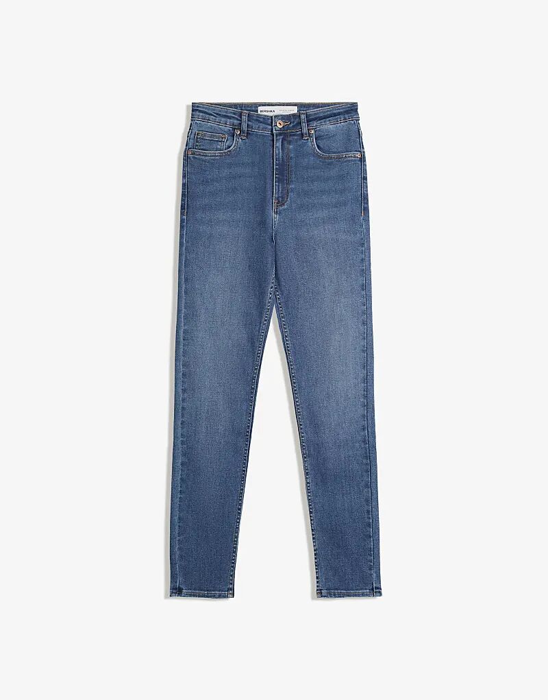 Мягкие узкие джинсы Bershka с высокой талией, средне-синего цвета
Мягкие узкие джинсы Bershka с высокой талией, средне-синего цвета