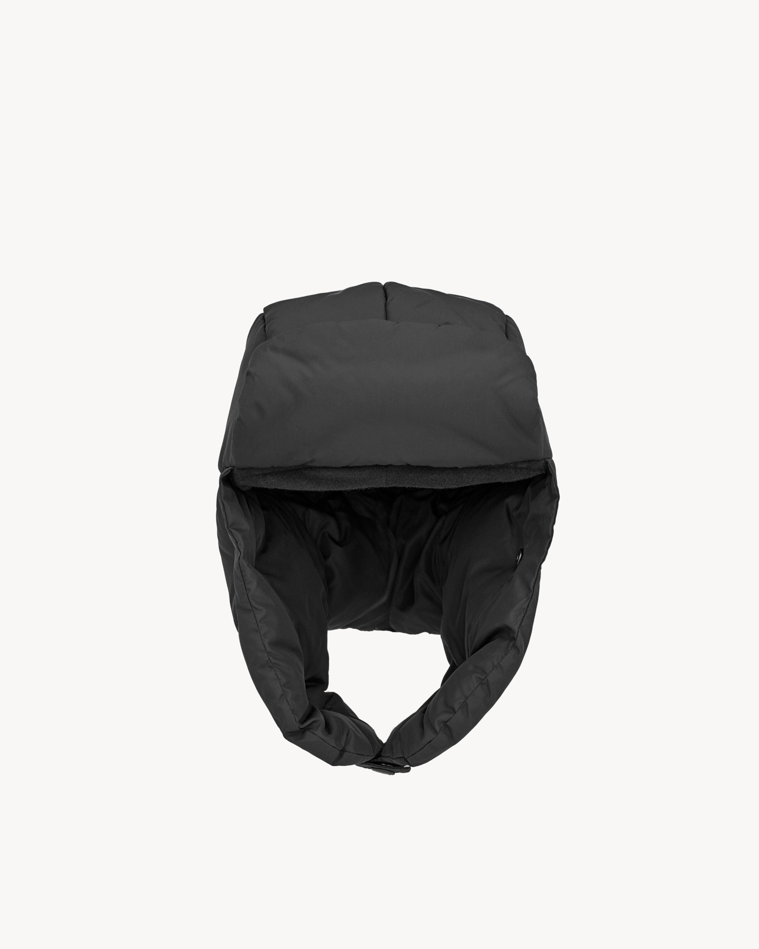 Шапка-ушанка из нейлона, шерсти, кашемира и кожи Saint Laurent, черный
Шапка-ушанка из нейлона, шерсти, кашемира и кожи Saint Laurent, черный