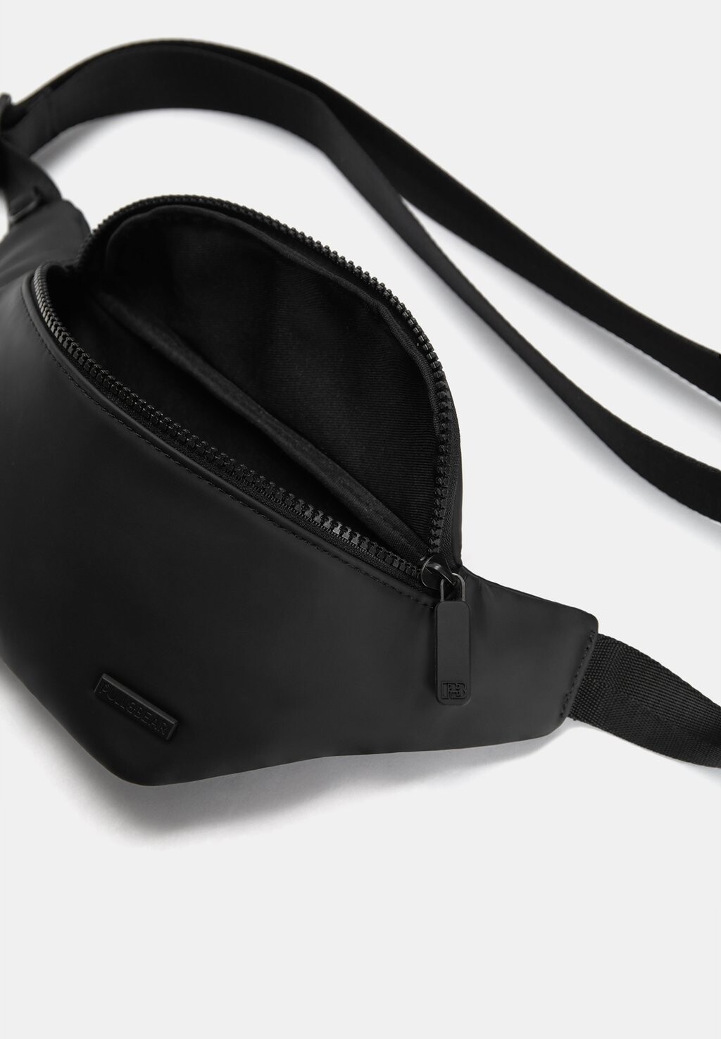 Поясная сумка PULL&BEAR, черный
Поясная сумка PULL&BEAR, черный