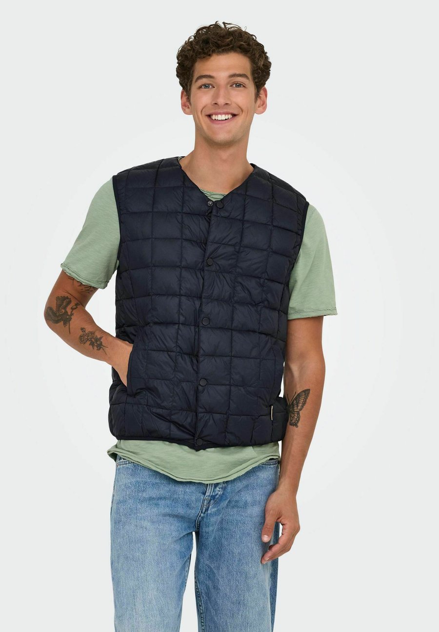 Куртка Only & Sons GAVIN LIGHT ÄRMELLOSE , Dark Navy/Dark Blue
Куртка Only & Sons GAVIN LIGHT ÄRMELLOSE , Dark Navy/Dark Blue