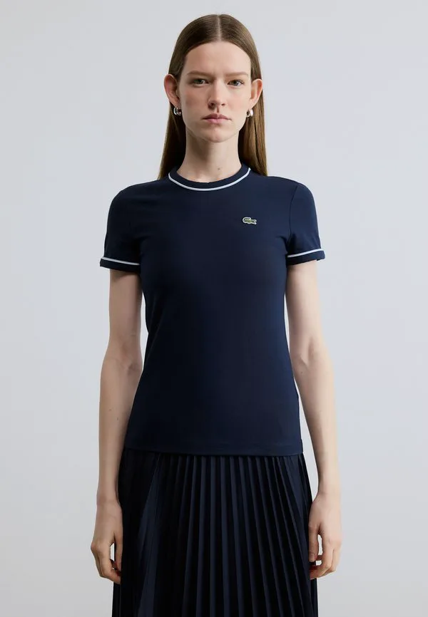 Простая футболка Lacoste, Navy Blue/Light Blue/Flour, Синий, Простая футболка Lacoste, Navy Blue/Light Blue/Flour
Простая футболка Lacoste, Navy Blue/Light Blue/Flour, Синий, Простая футболка Lacoste, Navy Blue/Light Blue/Flour