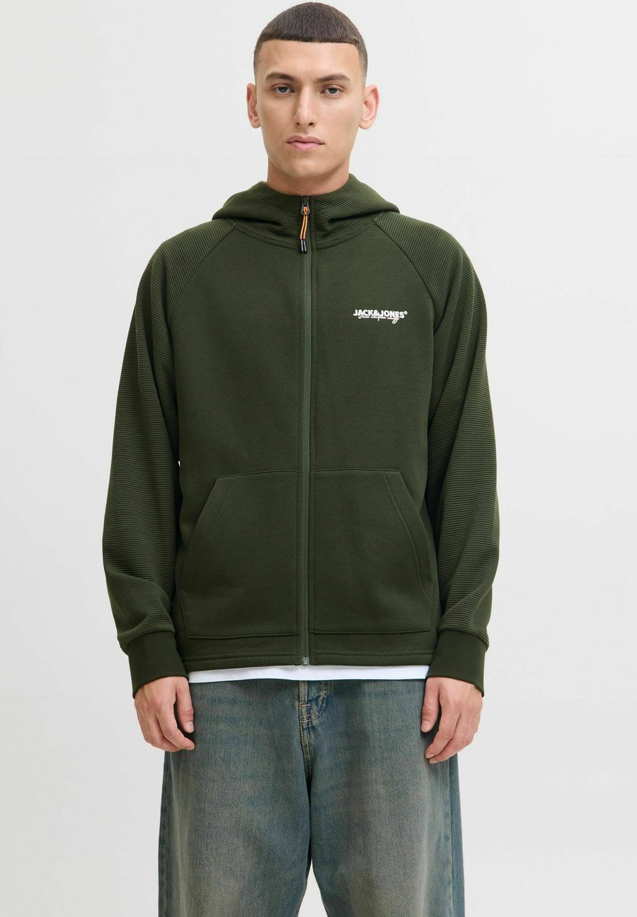 Толстовка Jack & Jones Zip-up sweatshirt, Duffel Bag/Khaki, Хаки, Толстовка Jack & Jones Zip-up sweatshirt, Duffel Bag/Khaki
Толстовка Jack & Jones Zip-up sweatshirt, Duffel Bag/Khaki, Хаки, Толстовка Jack & Jones Zip-up sweatshirt, Duffel Bag/Khaki