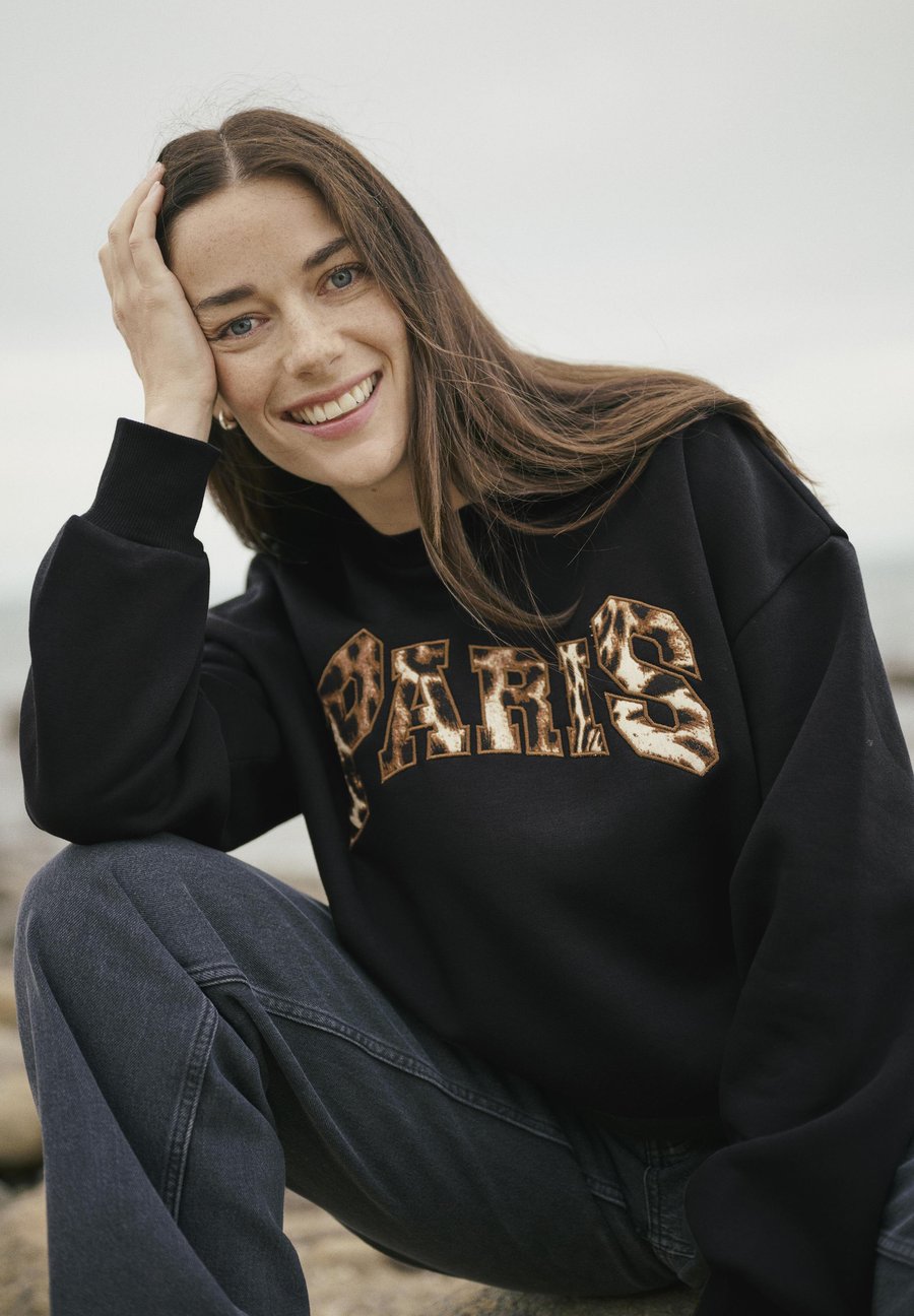 Толстовка Bon'A Parte VINDA, Black Leopard Artwork/Black
Толстовка Bon'A Parte VINDA, Black Leopard Artwork/Black