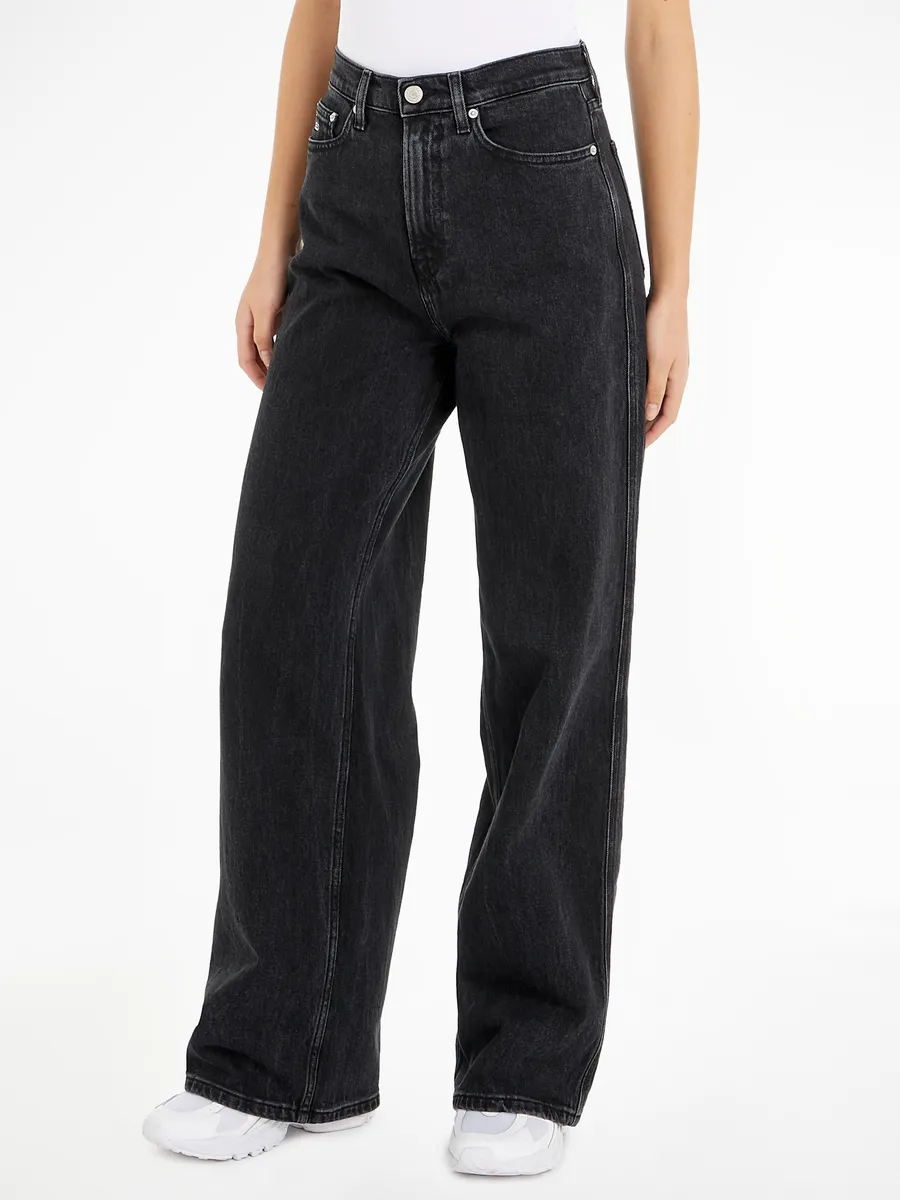 Джинсы Tommy Jeans Wide " Tommy Jeans CLAIRE - High Waist - Wide Leg", со значком-логотипом, черный
Джинсы Tommy Jeans Wide " Tommy Jeans CLAIRE - High Waist - Wide Leg", со значком-логотипом, черный