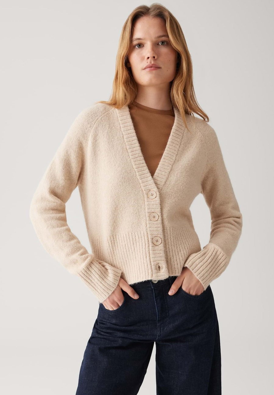 Кардиган OPUS Cardigan, Macadamia/Beige
Кардиган OPUS Cardigan, Macadamia/Beige