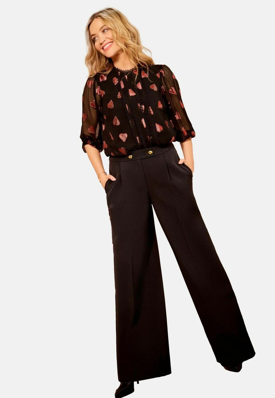 Блуза Love & Roses REGULAR FIT CREW NECK LONG SLEEVE, Black And Red Metallic Heart/Black
Блуза Love & Roses REGULAR FIT CREW NECK LONG SLEEVE, Black And Red Metallic Heart/Black